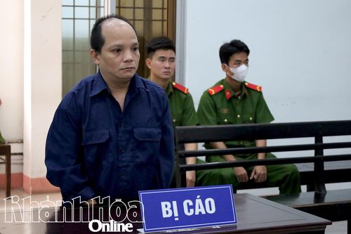 Lãnh án vì đâm người cùng làm thuê
