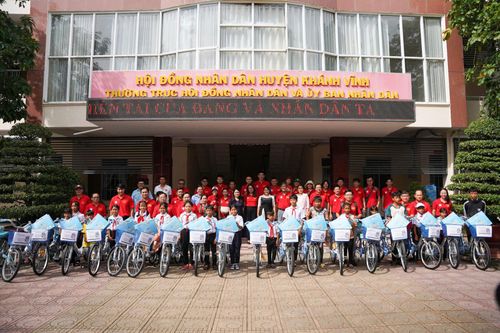 Chi hội Nhà báo Văn phòng đại diện, Thường trú tại Khánh Hòa: Tặng 20 xe đạp cho học sinh có hoàn cảnh đặc biệt khó khăn ở huyện Khánh Vĩnh