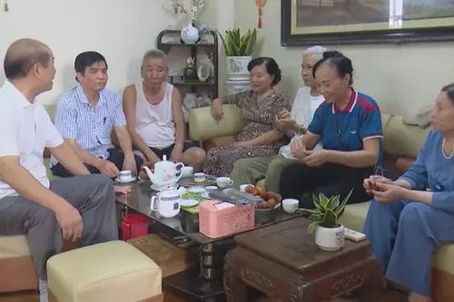 Khi người già ở chung cư