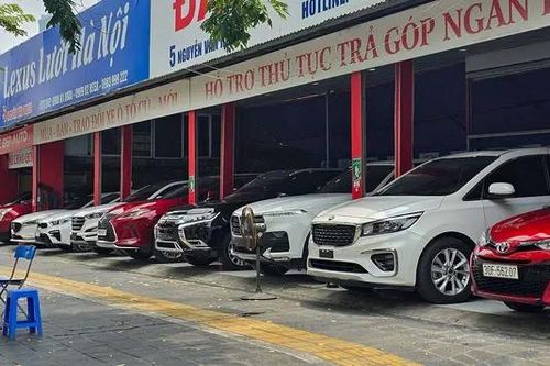 Xe mới đồng loạt giảm giá, thị trường xe cũ gặp khó
