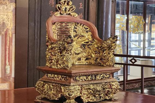 Cận cảnh bảo vật quốc gia từng bị lãng quên do nhầm là ngai thờ ở Huế