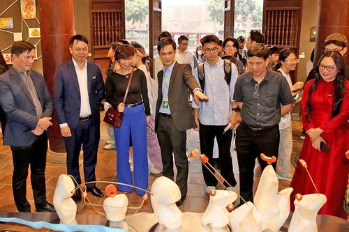 Các di tích, di sản của Thủ đô:Luồng sinh khí mới từ giới trẻ