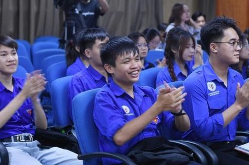 Phát huy vai trò của thanh niên trong bảo tồn bản sắc văn hóa dân tộc Việt Nam