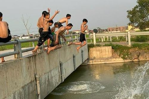 Ám ảnh đuối nước