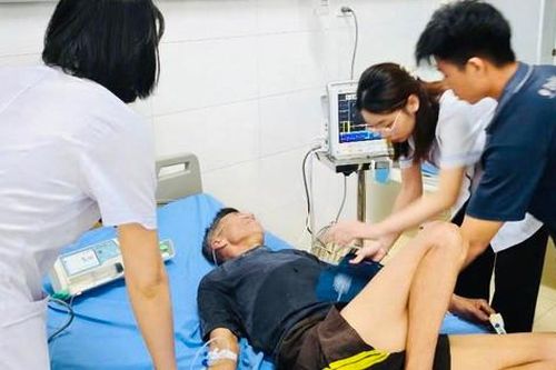 Bác sĩ miền núi giành giật sự sống cho người đàn ông bị hen phế quản nguy kịch