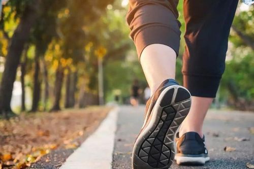 Đi bộ sau bữa ăn, lợi hay hại?