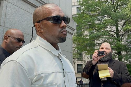 Kanye West xuất hiện tại phiên tòa của Diddy