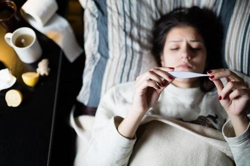 5 triệu chứng phân biệt cúm và cảm lạnh