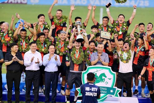 CLB Phù Đổng Ninh Bình vô địch giải Hạng nhất Quốc gia, giành suất thăng hạng V.League