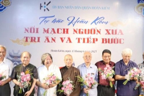 Vinh danh nhà sử học Dương Trung Quốc, GS Lê Văn Lan trong bảo tồn di sản