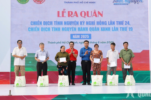 Tuổi trẻ TP Hồ Chí Minh sôi nổi ra quân tình nguyện Hành quân xanh, Kỳ nghỉ hồng