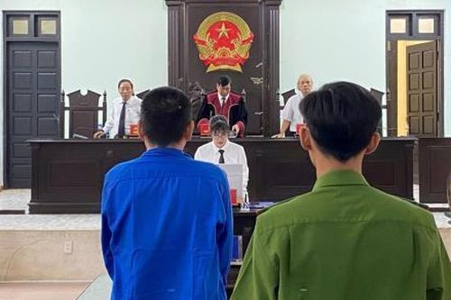 Lên mạng lừa tiền