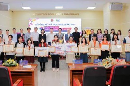 3 sinh viên Việt Nam sẽ tham gia Cuộc thi Vô địch thiết kế đồ họa thế giới ACP 2025