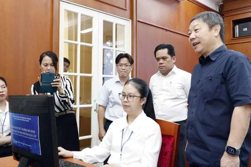Xây dựng môi trường công vụ TPHCM mới chuyên nghiệp, hiện đại