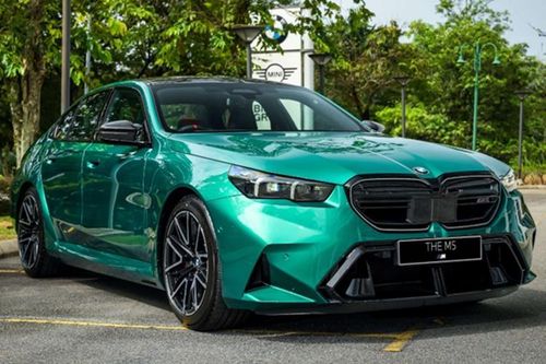 BMW M5 2025 - sedan hiệu suất cao PHEV sắp về Việt Nam?