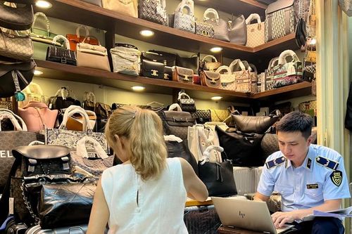TPHCM: Siết chặt xử lý hàng gian, hàng giả