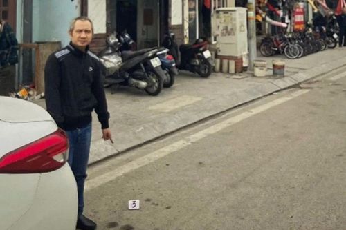 Tài xế cầm cố ô tô của chủ để cá độ bóng đá