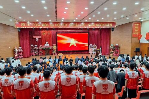 Lễ tốt nghiệp niên khóa đầu tiên của Khoa Kỹ thuật và Công nghệ - Đại học Huế