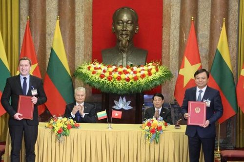 Tổng thống Cộng hòa Lithuania và Phu nhân kết thúc chuyến thăm chính thức Việt Nam