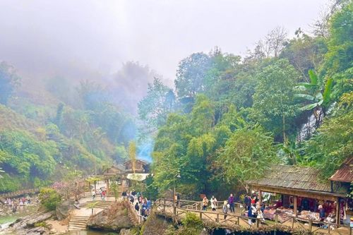 Du lịch Lào Cai bứt phá mạnh mẽ nửa đầu năm 2025