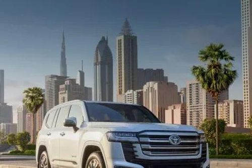 Toyota Land Cruiser phiên bản hybrid trình làng
