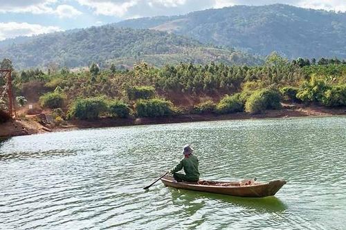 Người đàn ông bị lật thuyền tử vong trên hồ thủy điện