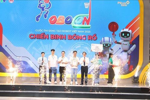 Cuộc thi Sáng tạo Robot Việt Nam - Robocon 2025: Đại học Lạc Hồng giành chức vô địch
