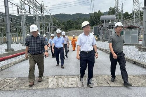 Tăng tốc thi công cụm dự án truyền tải phục vụ nhập khẩu điện từ Lào