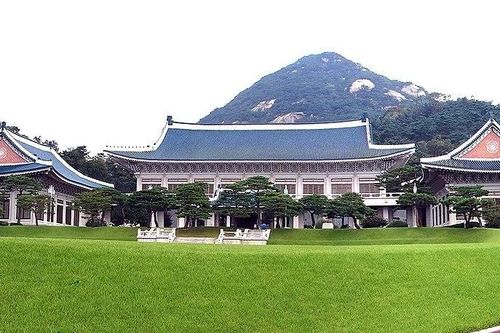 Người Hàn tranh thủ tham quan Nhà Xanh, trước khi nơi này đón tân Tổng thống