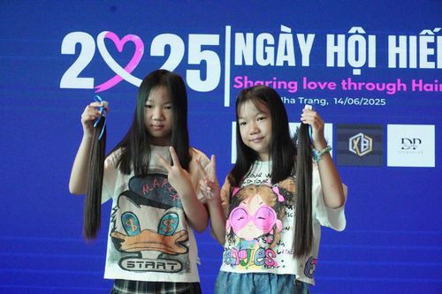 Gần 180 người tham gia 'Ngày hội hiến tóc'