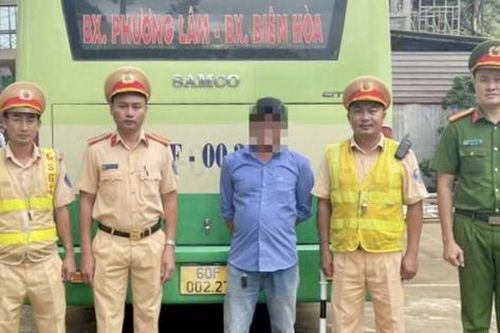Kiểm tra trên QL20 phát hiện tài xế xe buýt dương tính với ma túy