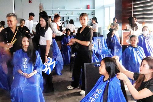 Gần 200 người tham gia 'Ngày hội hiến tóc' tại Novotel Nha Trang