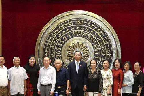 Phó Chủ tịch Quốc hội, Thượng tướng Trần Quang Phương gặp mặt đại biểu Quốc hội tỉnh Quảng Ngãi các khóa