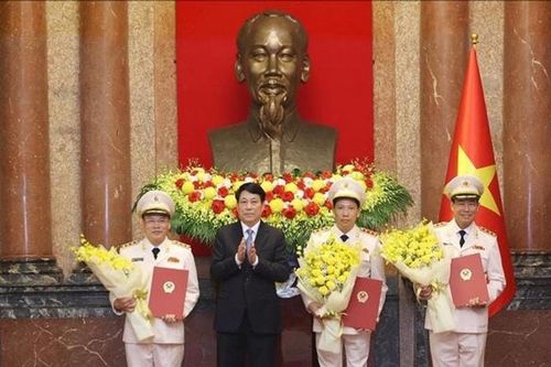 Chủ tịch nước Lương Cường trao quyết định thăng cấp bậc hàm Thượng tướng đối với 3 Thứ trưởng Bộ Công an