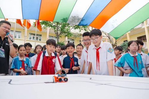 Solve for Tomorrow on Tour – hành trình lan tỏa STEM khắp 3 miền