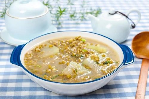 5 món canh đậu xanh là kho báu cho sức khỏe ngày hè nóng