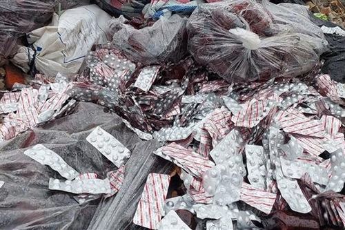 Vụ thuốc tân dược bị vứt bên đường ở Đà Nẵng: Lộ lỗ hổng trong quản lý và tiêu hủy thuốc