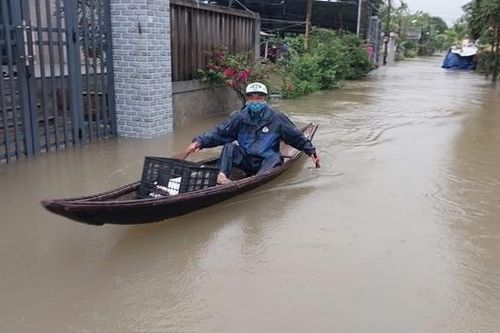 Chìm thuyền giữa dòng nước lũ, 2 người đàn ông tử vong thương tâm