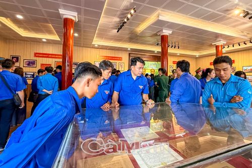 Bài học sống động từ các địa chỉ đỏ