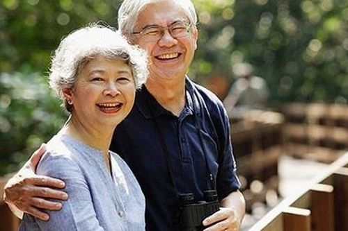 Vợ chồng già ký 'hiệp ước không tái hôn' nếu một người ra đi trước, lý do đằng sau gây sốt