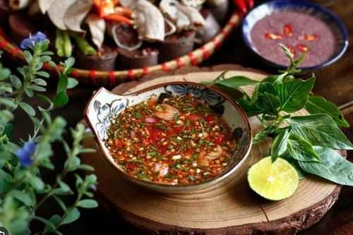 Cho nhúm rau nhỏ này vào nước chấm, giúp tăng đề kháng, tiêu độc hiệu quả