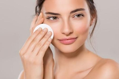 Tẩy trang đúng cách làm sạch da, ngừa mụn