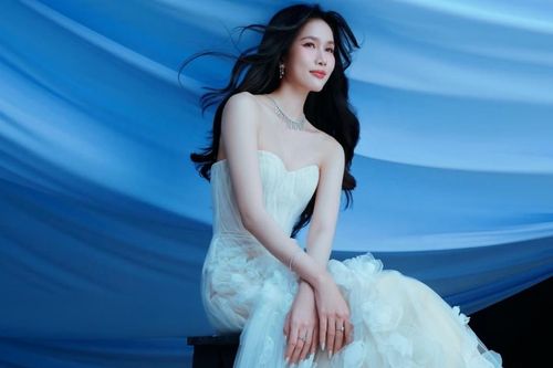 Á hậu Phương Anh: 'Sau khi kết hôn, cuộc sống dạy tôi cách cân bằng'