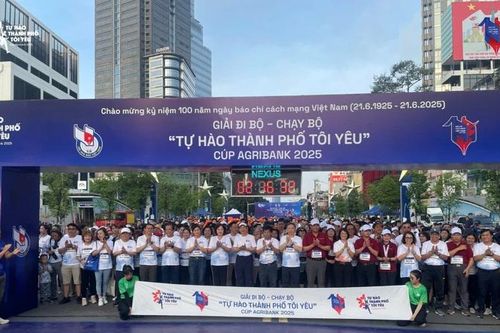 TP Hồ Chí Minh: gần 1.000 nhà báo tham gia Giải đi bộ - chạy bộ 'Tự hào thành phố tôi yêu'