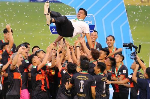 HLV Nguyễn Việt Thắng: 'Đây là mùa giải kỳ diệu của CLB Phù Đổng Ninh Bình'