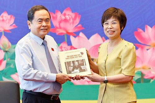 Chủ tịch Quốc hội gặp mặt lãnh đạo các cơ quan báo chí