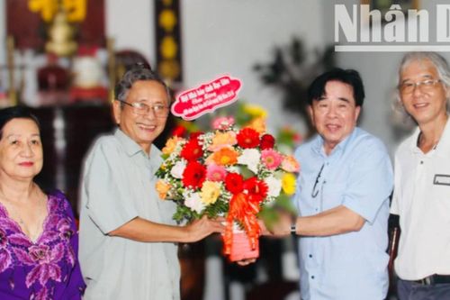 Thăm, chúc mừng các nhà báo cao tuổi tại Bạc Liêu