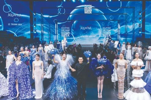 Thời trang Việt: Lấy bản sắc để vươn xa