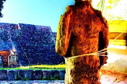 Phát hiện chấn động tượng Maya không đầu chứa bí ẩn ngàn năm