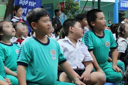 Kỳ nghỉ hè của những em bé béo phì, mẹ chi hàng chục triệu mong con giảm cân